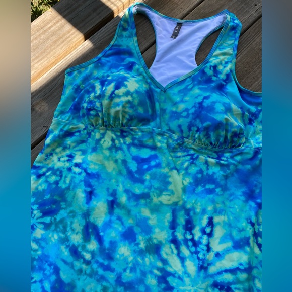 Torrid active blue and green tie dye swimsuit top - Picture 2 of 11